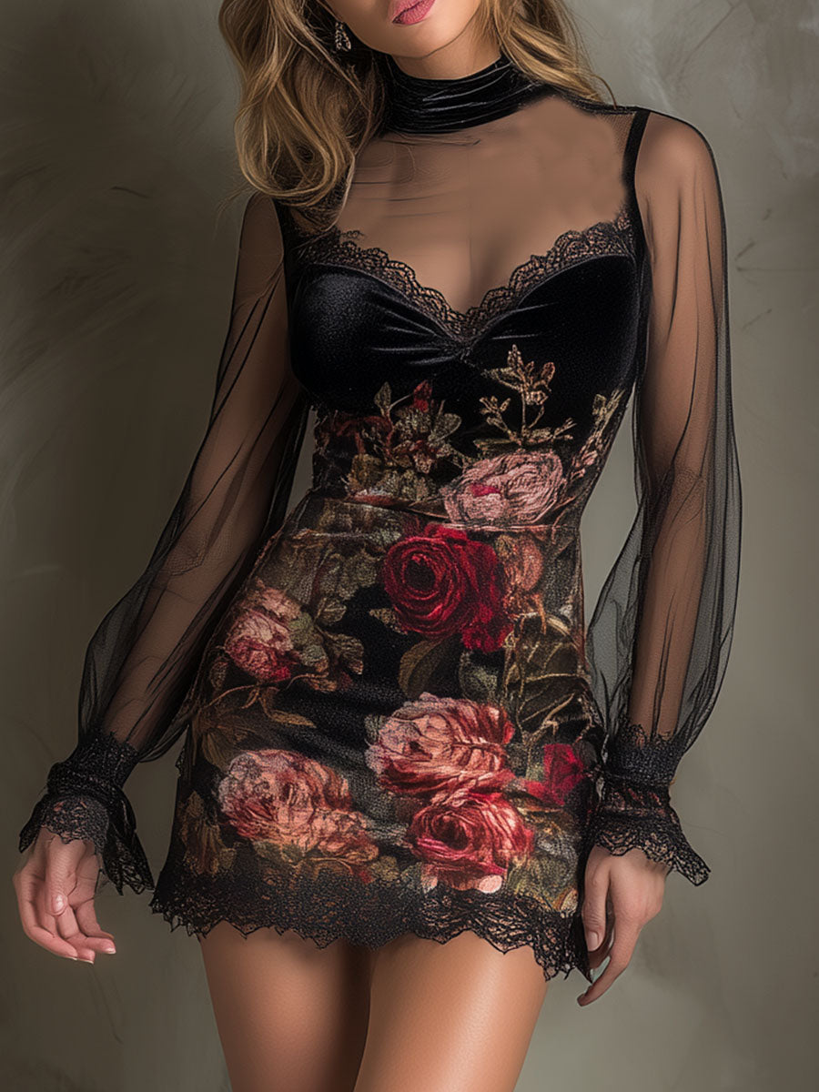 Vestido Mini de Patchwork Transparente con Estampado de Rosa de Terciopelo y Detalles de Encaje