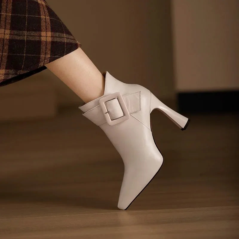 Botines Aveline con Hebilla