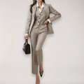 Traje de Pantalón de 3 Piezas para Mujeres – Blazer a Medida, Chaleco y Pantalones para el Trabajo o Ocasiones Especiales