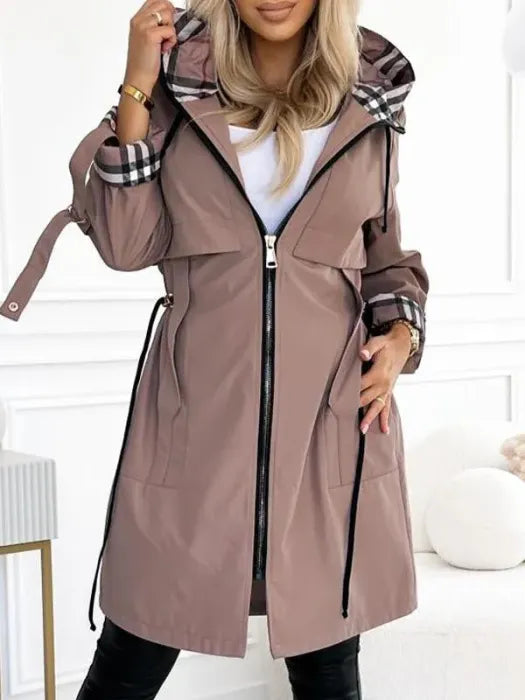 ORLA | Chaqueta Impermeable y Cortaviento Resistente a la Intemperie